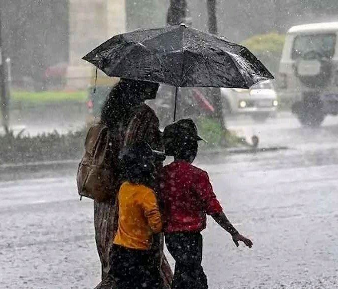 ఏలూరు జిల్లా పాఠశాలలకు సెలవు