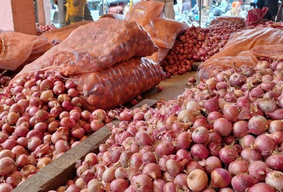భారీగా పెరిగిన ఉల్లి ధరలు