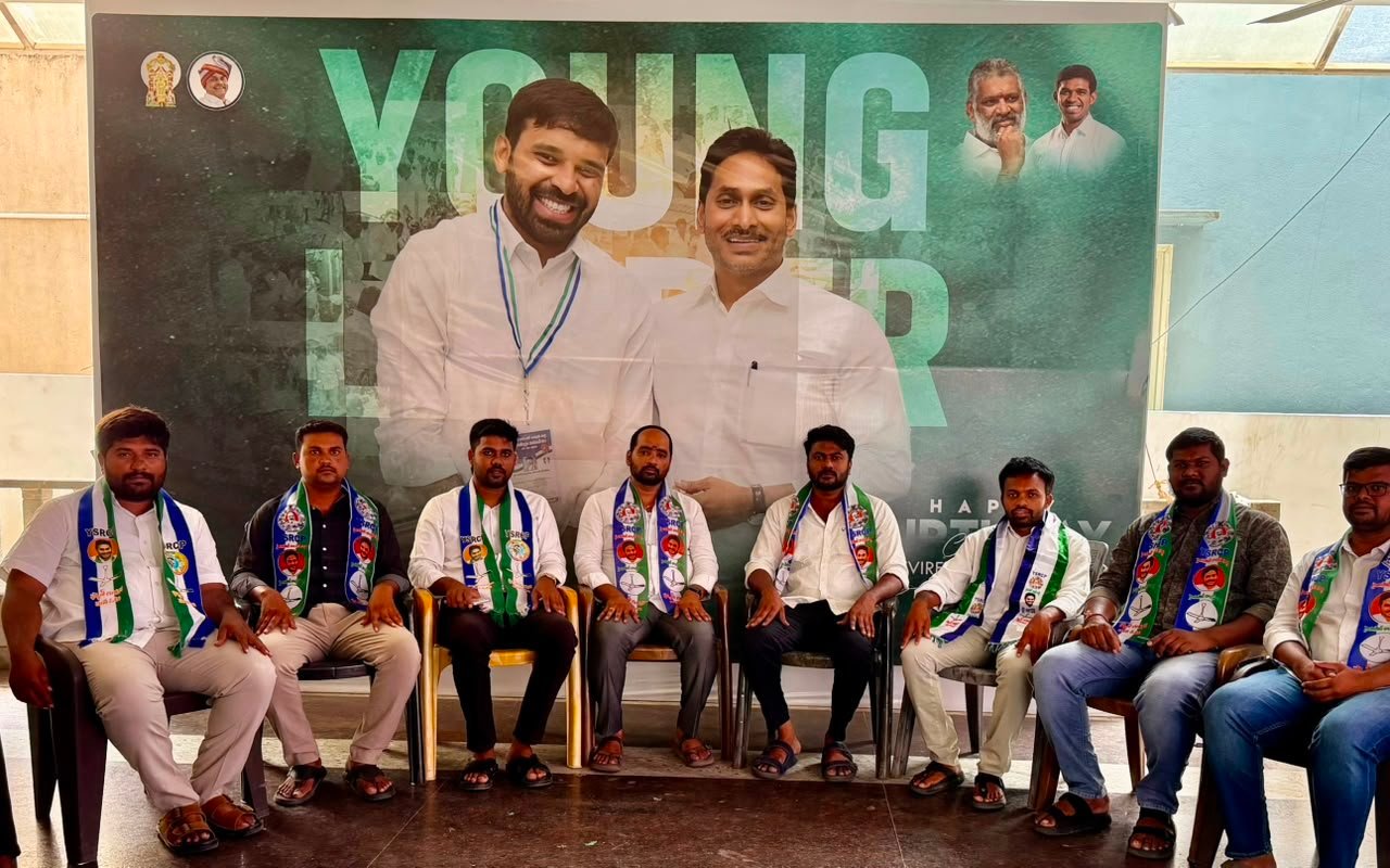 ఫీజుల దోపిడీ అరికట్టాలి
