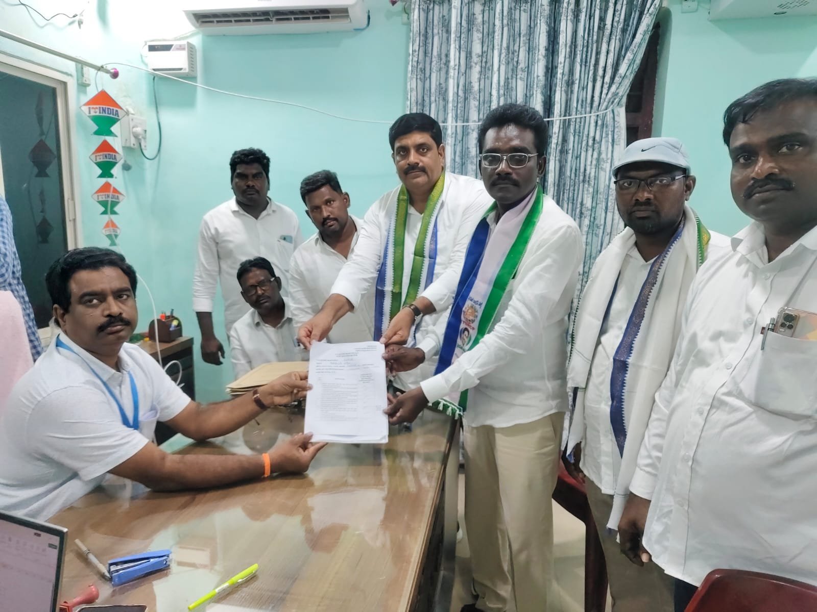వైసిపి6 వ సెగ్మెంట్ అభ్యర్థి నామినేషన్...