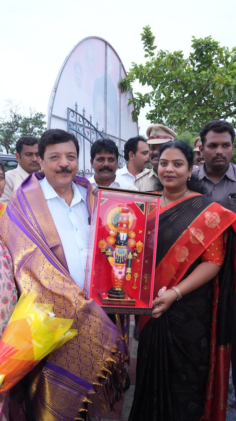 ఆధ్యాత్మిక, సాంస్కృతిక కేంద్రాలుగా అభివృద్ధి చేయాలి...