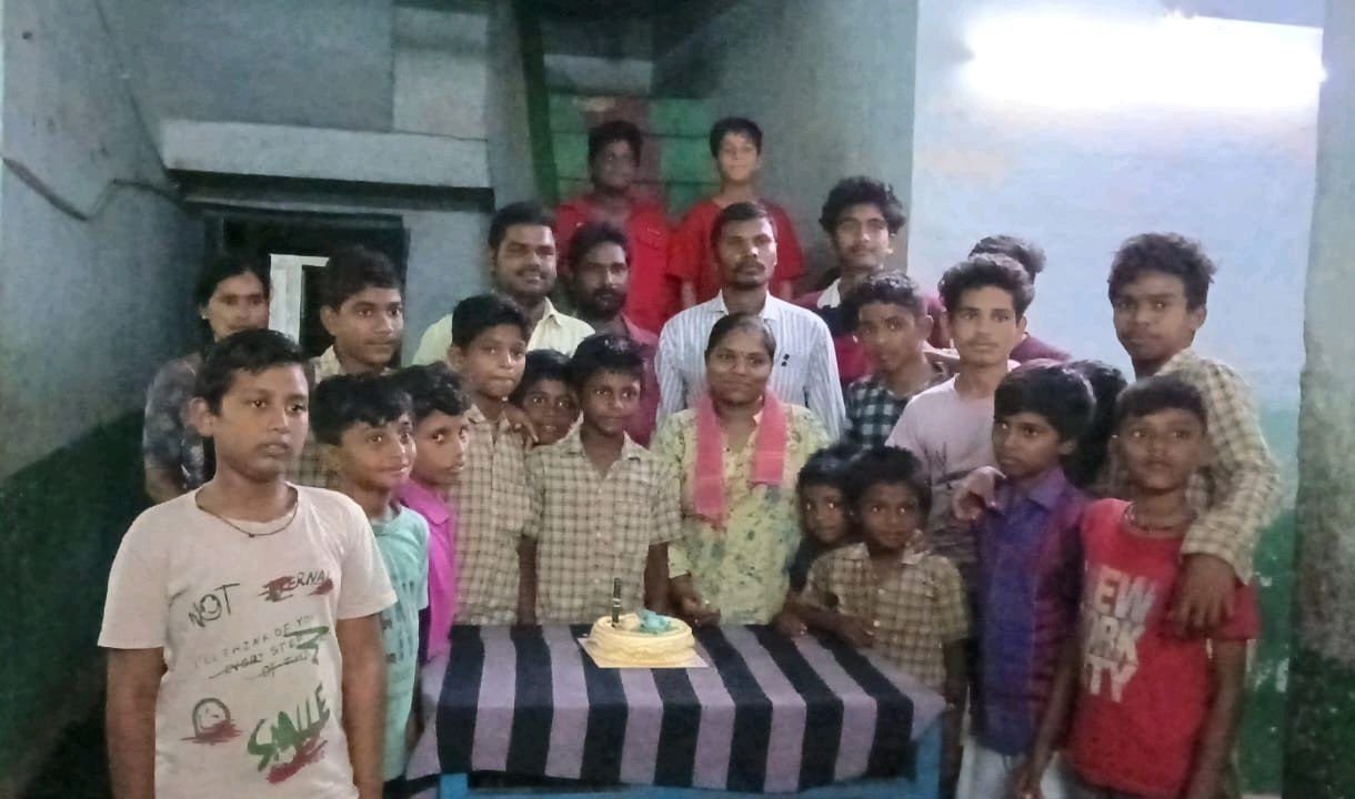 చదలవాడ హరీష్* గారి జన్మదిన వేడుకలు
