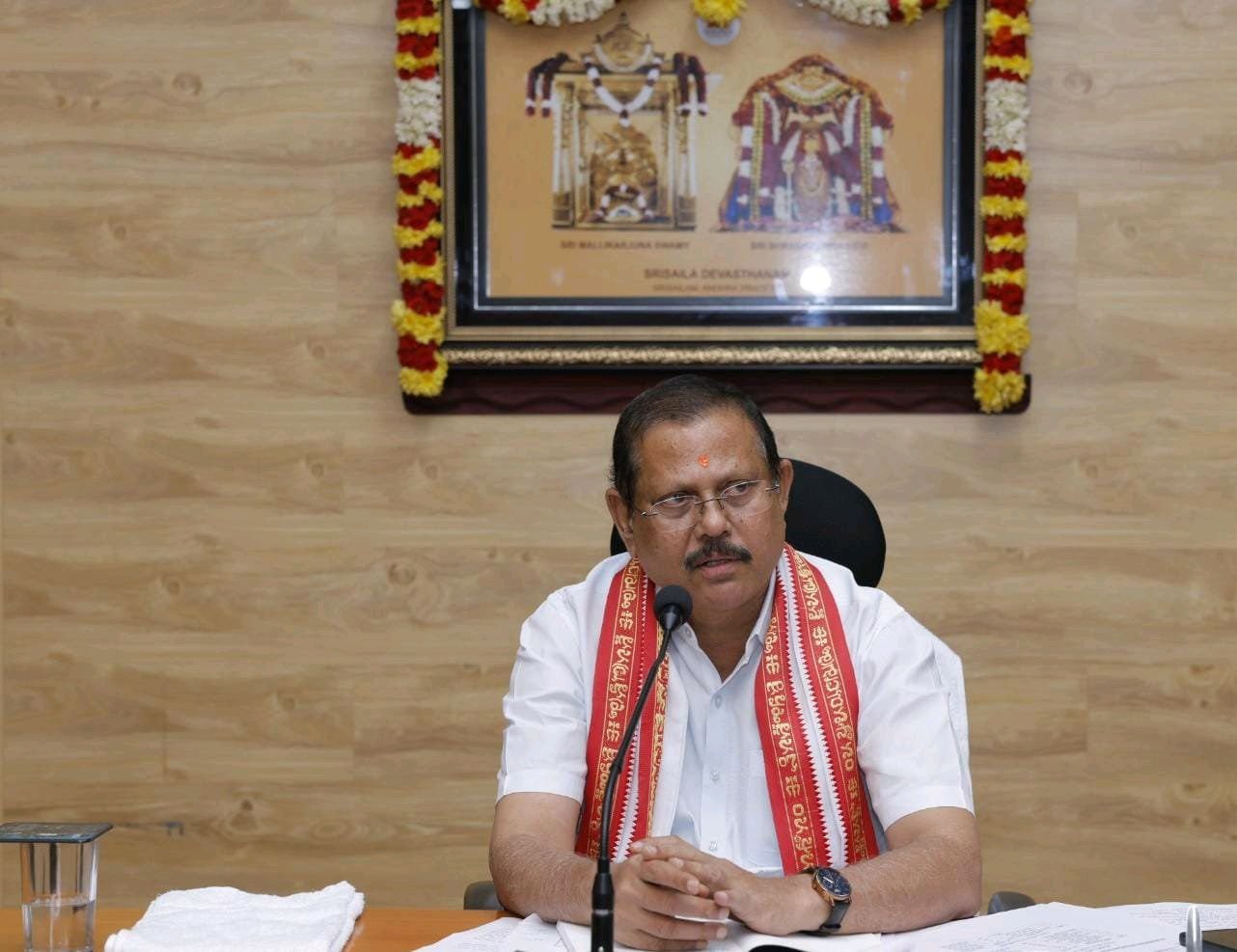 భక్తులసదుపాయాలపై సమీక్ష