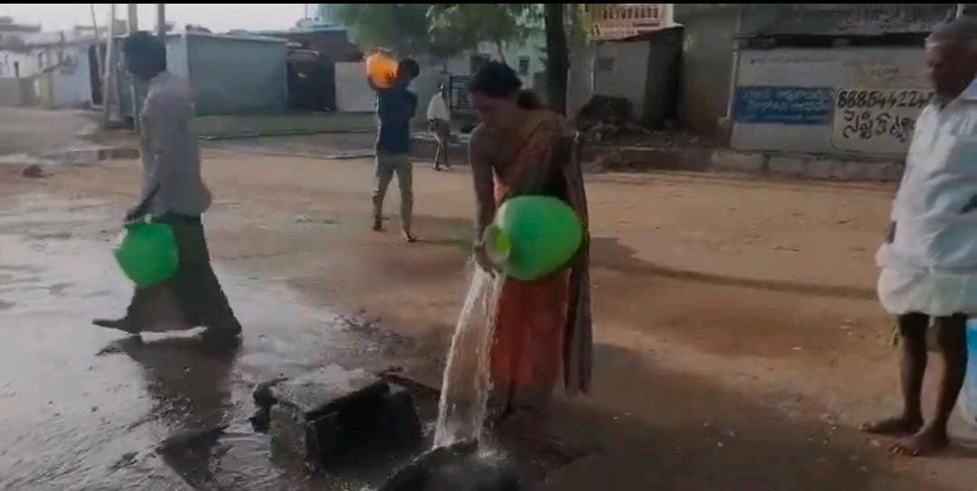 వర్షాలు కురవాలని అభిషేకం చేసిన్నా VN పల్లి ప్రజలు