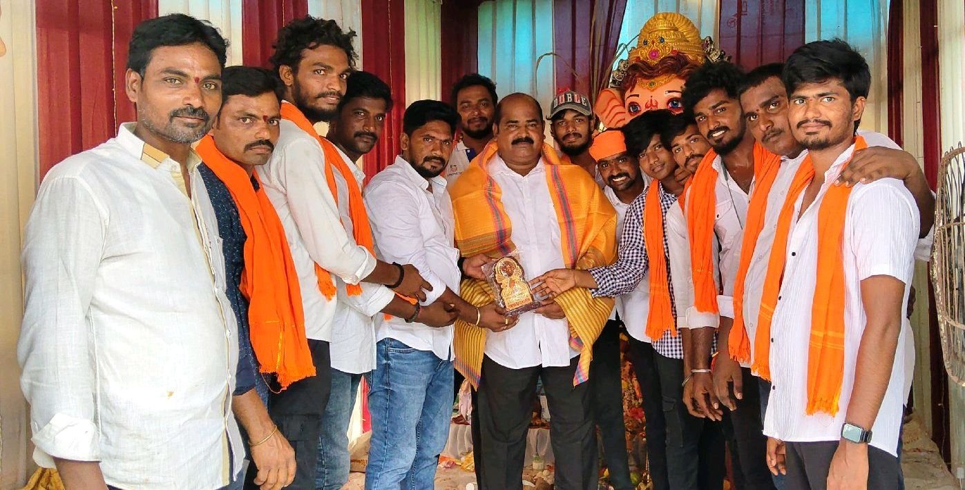 నాగేశ్వరావు పేట మాజీ సర్పంచ్ తాతా రాజాకు ఘనంగా సన్మానం