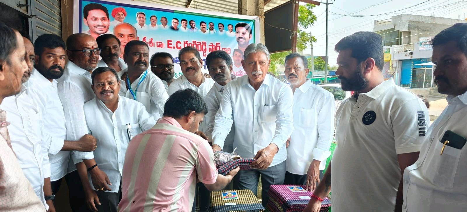 డాక్టర్ ఈసీ గంగిరెడ్డి 6 వర్ధంతి సందర్భంగా