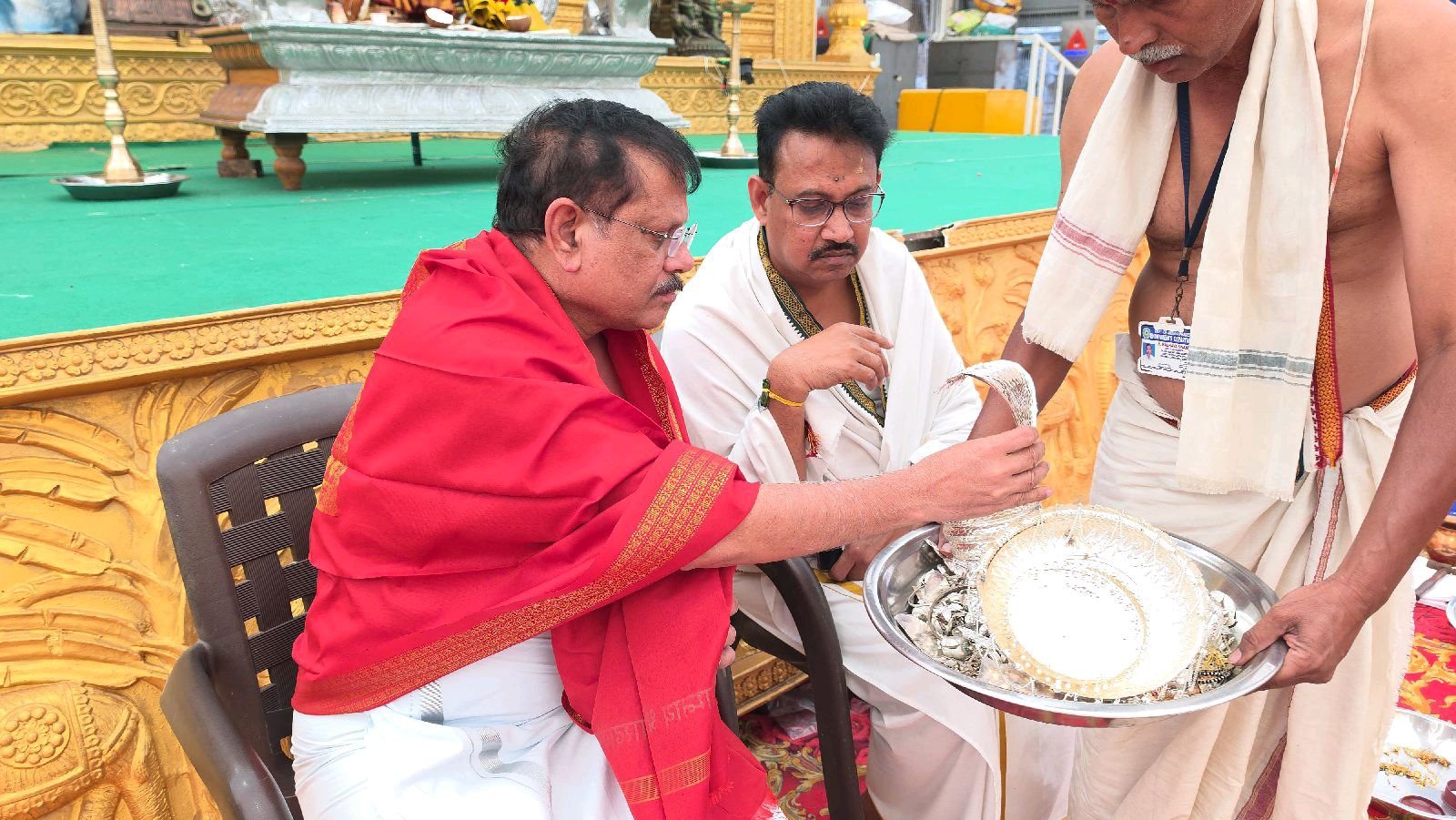శ్రీశై మల్లన్నకు 4.22 కోట్ల ఆదాయం
