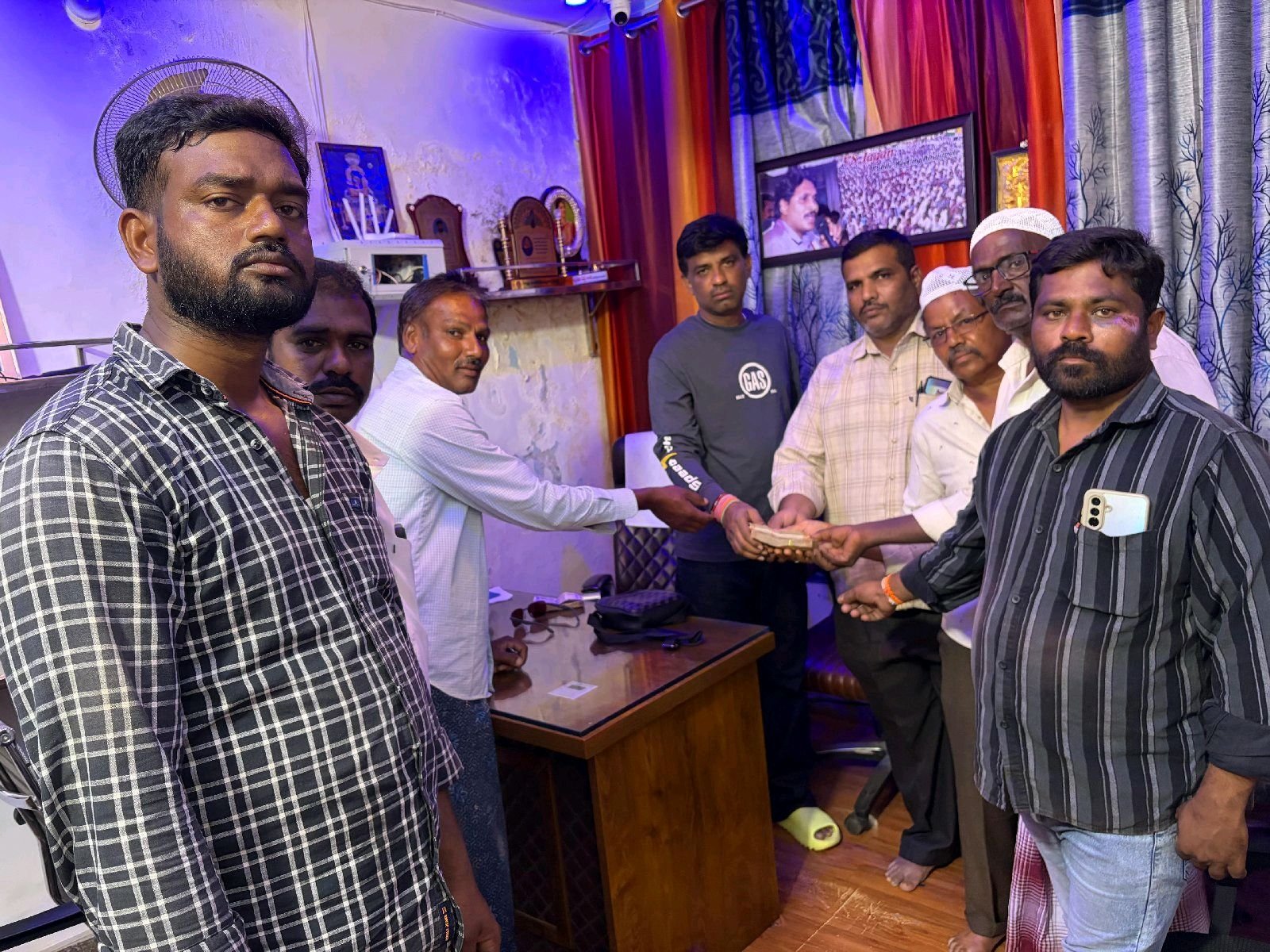 డీకే బాబు దాతృత్వం రూ.80 వేల ఆర్థిక సాయం