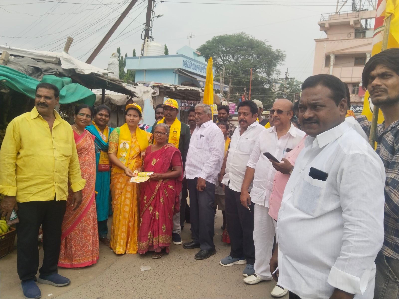 డాక్టర్ బిఆర్ అంబేద్కర్ కు నివాళులర్పించిన వేల్పుల