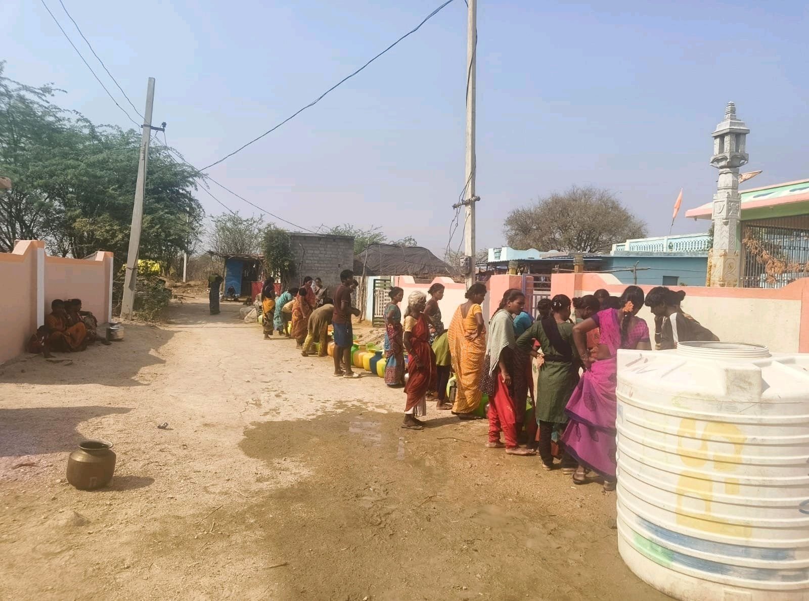 చక్రాయపేట మండలం సురభి గ్రామం హరిజనవాడలో నీటి కొరత