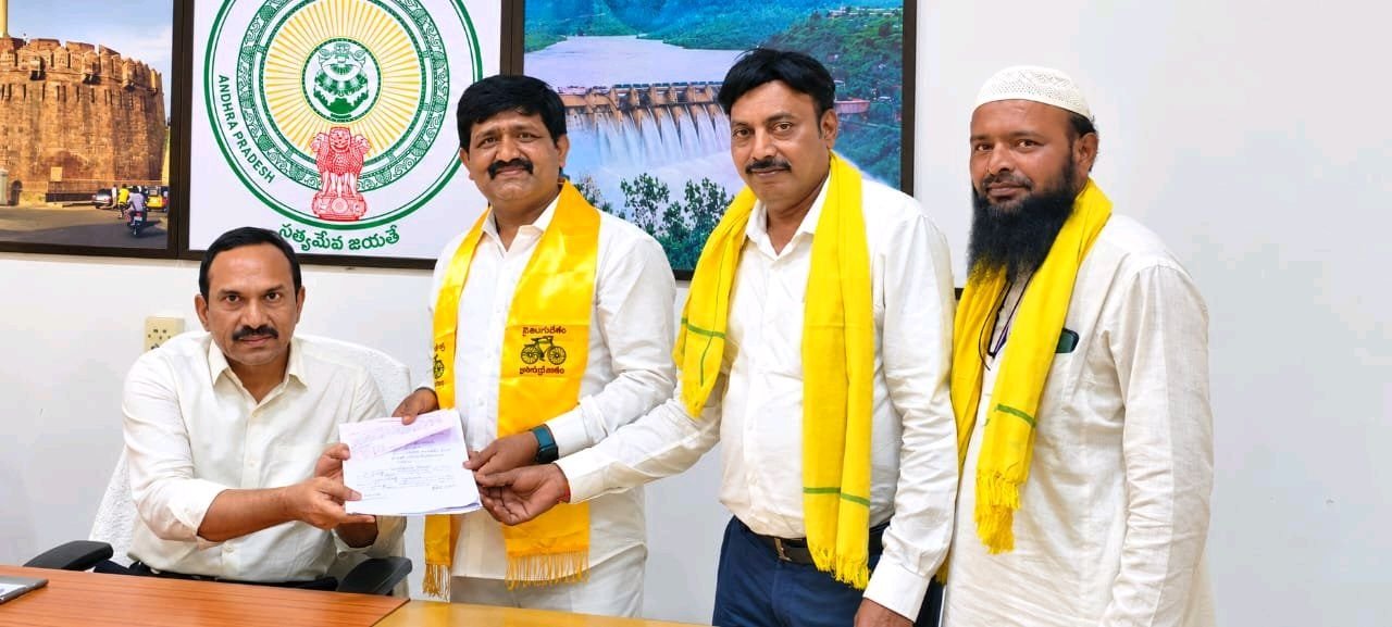 కోసిగి జడ్పీటీసీగా యువతకు ఒక్కసారి అవకాశం ఇవ్వండి