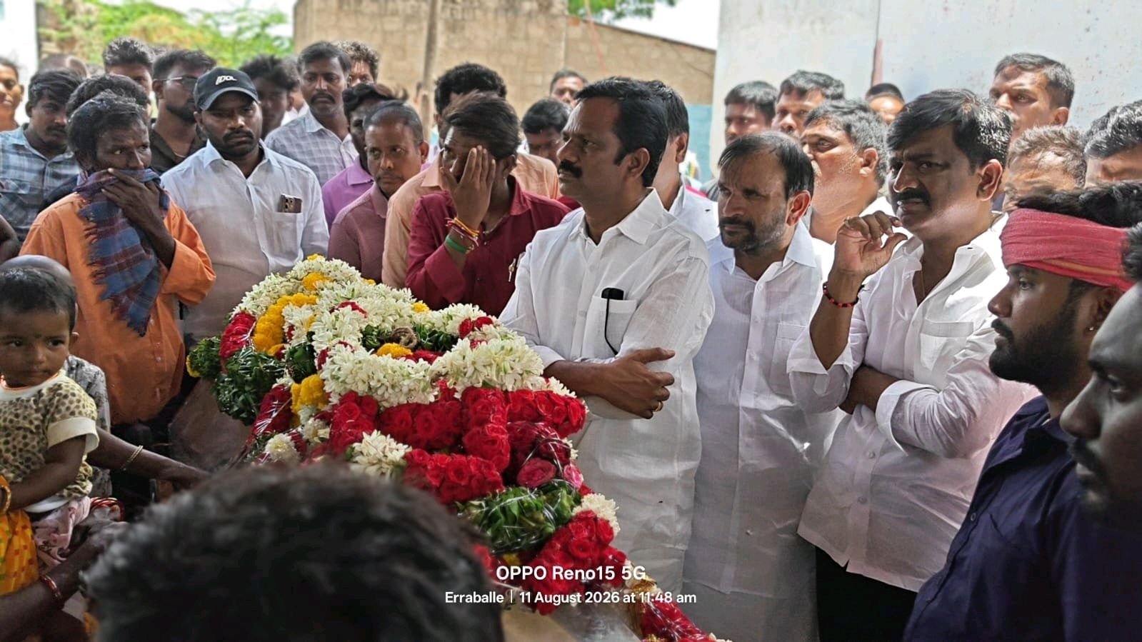 హరికృష్ణ భౌతికకాయానికి నివాళులు అర్పించిన బీటెక్ రవి