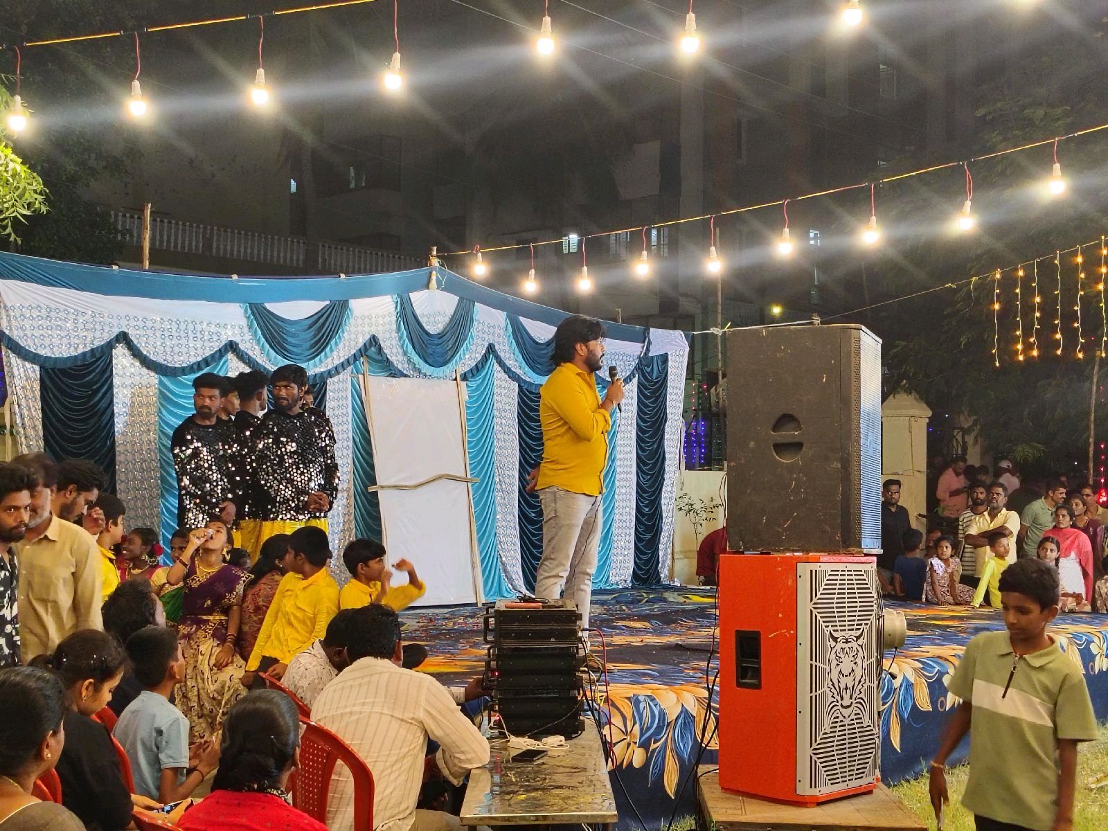 ఆదోని.. సిద్ది వినాయక బృందం ఏర్పాటు చేసిన కార్యక్రమం లో