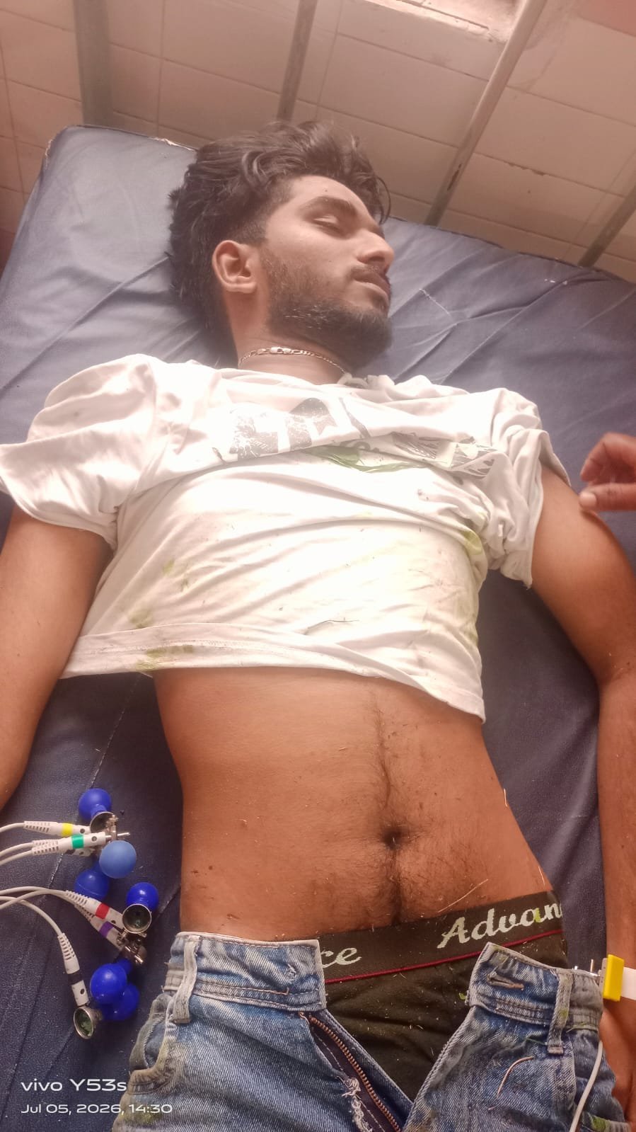 రోడ్డు ప్రమాదంలో ఒక మృతి... మరొకరికి గాయాలు...