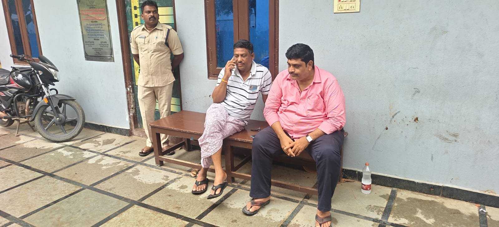 వైయస్సార్ కాంగ్రెస్ పార్టీ అధ్యక్షుడు అరెస్ట్..