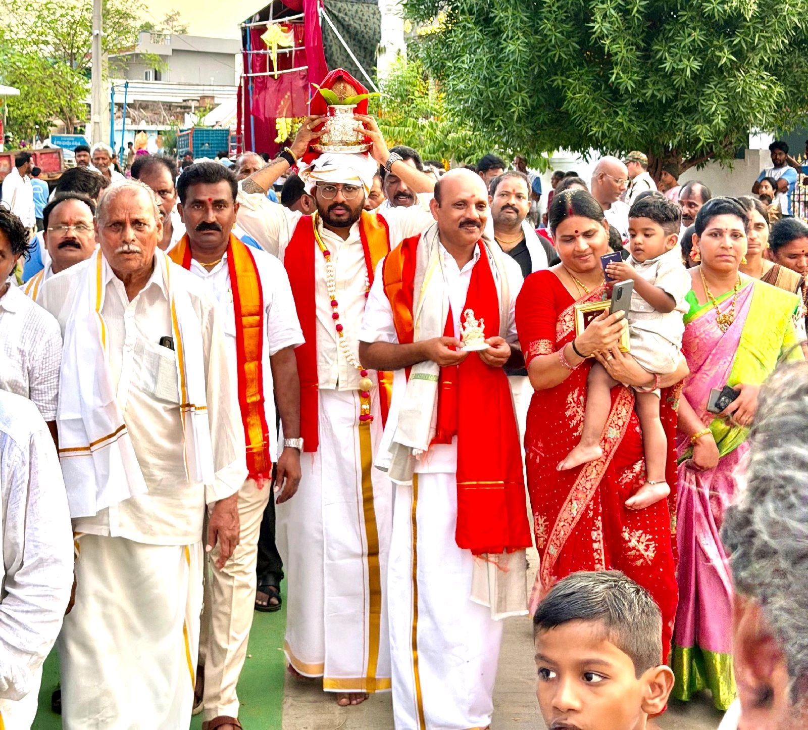 గణేష్ లడ్డూ వేలం పాట 30, 01,116