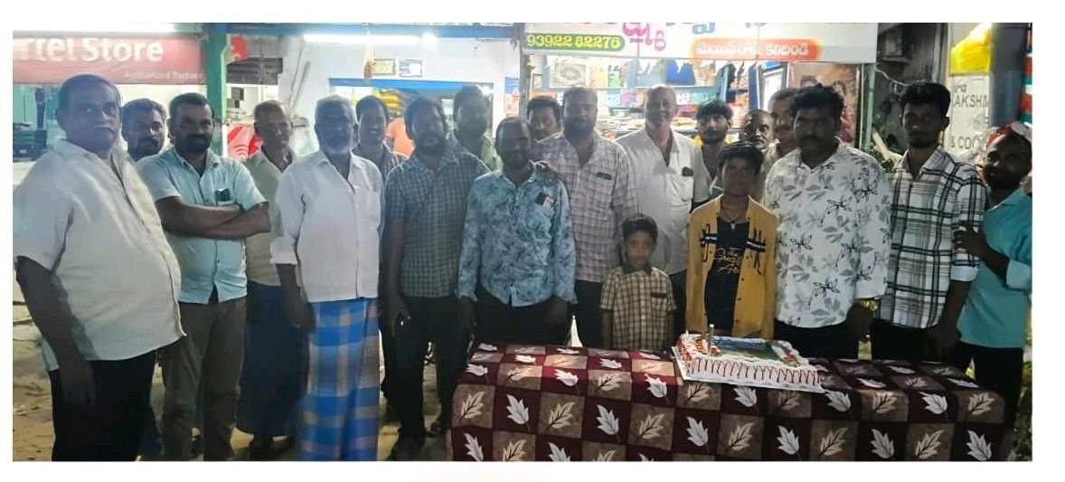 కలిదిండిలో ఘనంగా మెగాస్టార్ చిరంజీవి 71వ జన్మదిన వేడుకలు