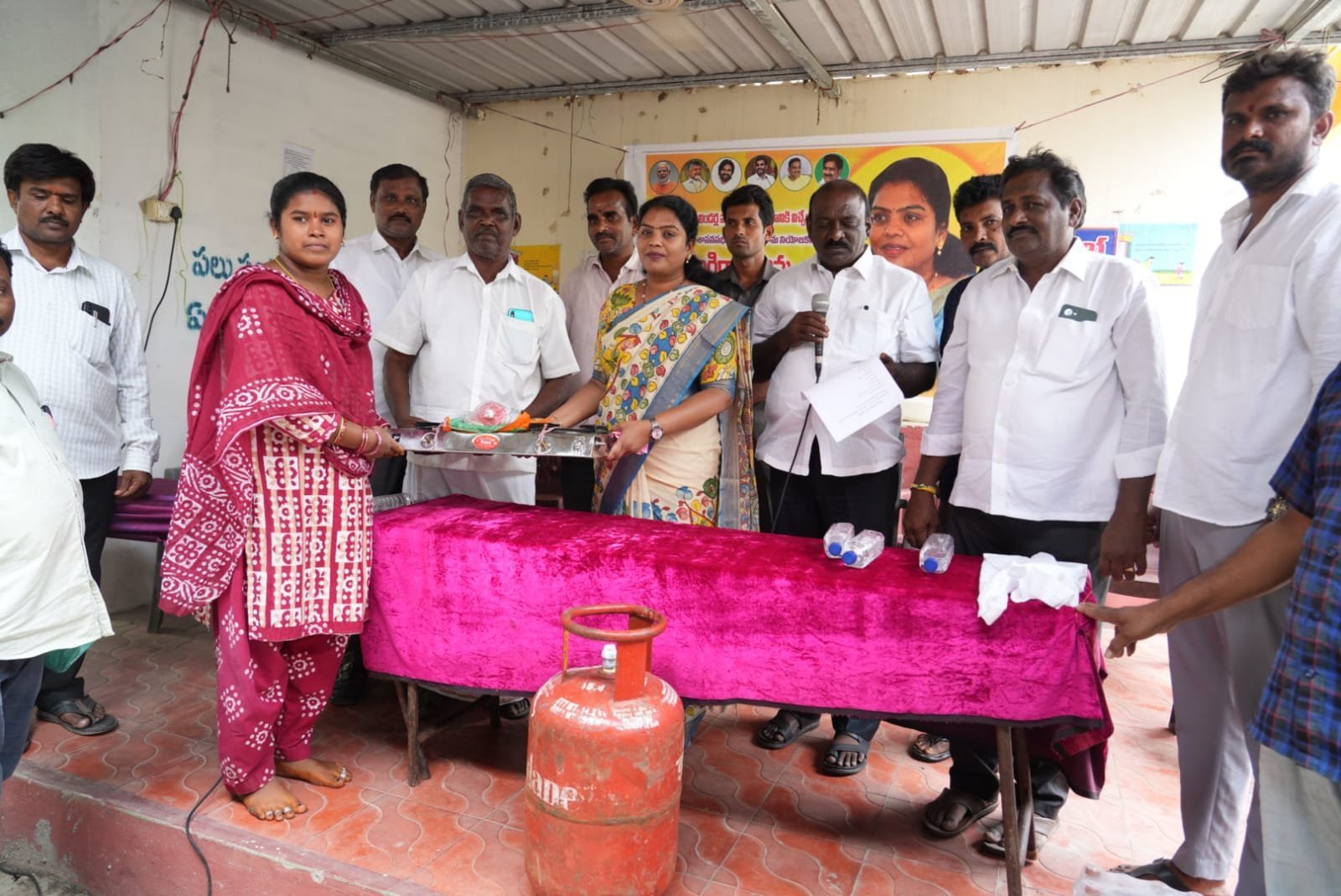 ఎన్డీఏ కూటమి ప్రభుత్వం మహిళా సంక్షేమానికి పెద్ద పీట ...