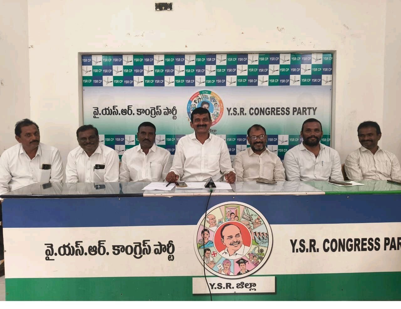 కేసీ కెనాల్ బ్రహ్మం సాగర్ కుందునదికి నీటిని  విడుదల చేయాలి