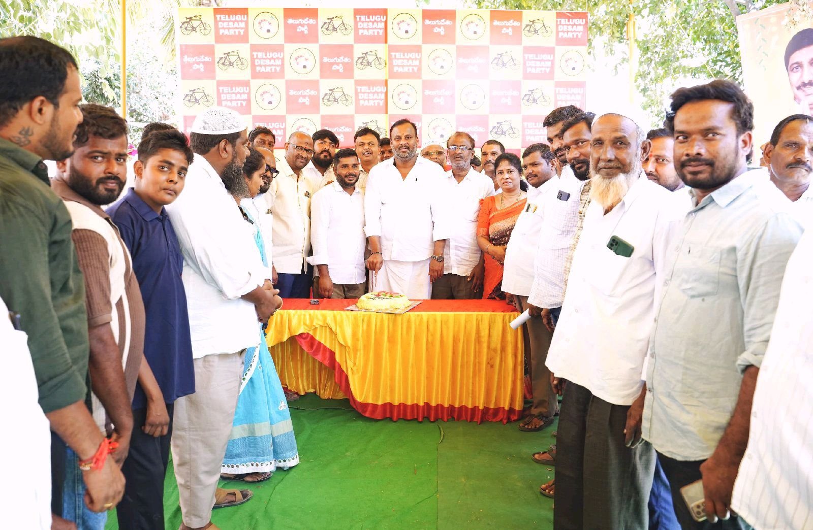 మంత్రి  ఆధ్వర్యంలో ప్రధాని మోడీ జన్మదిన వేడుకలు