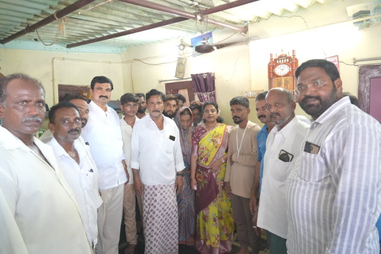 టిడిపిలో చేరిన వారిపై వైసిపి నాయకులు దాడి....