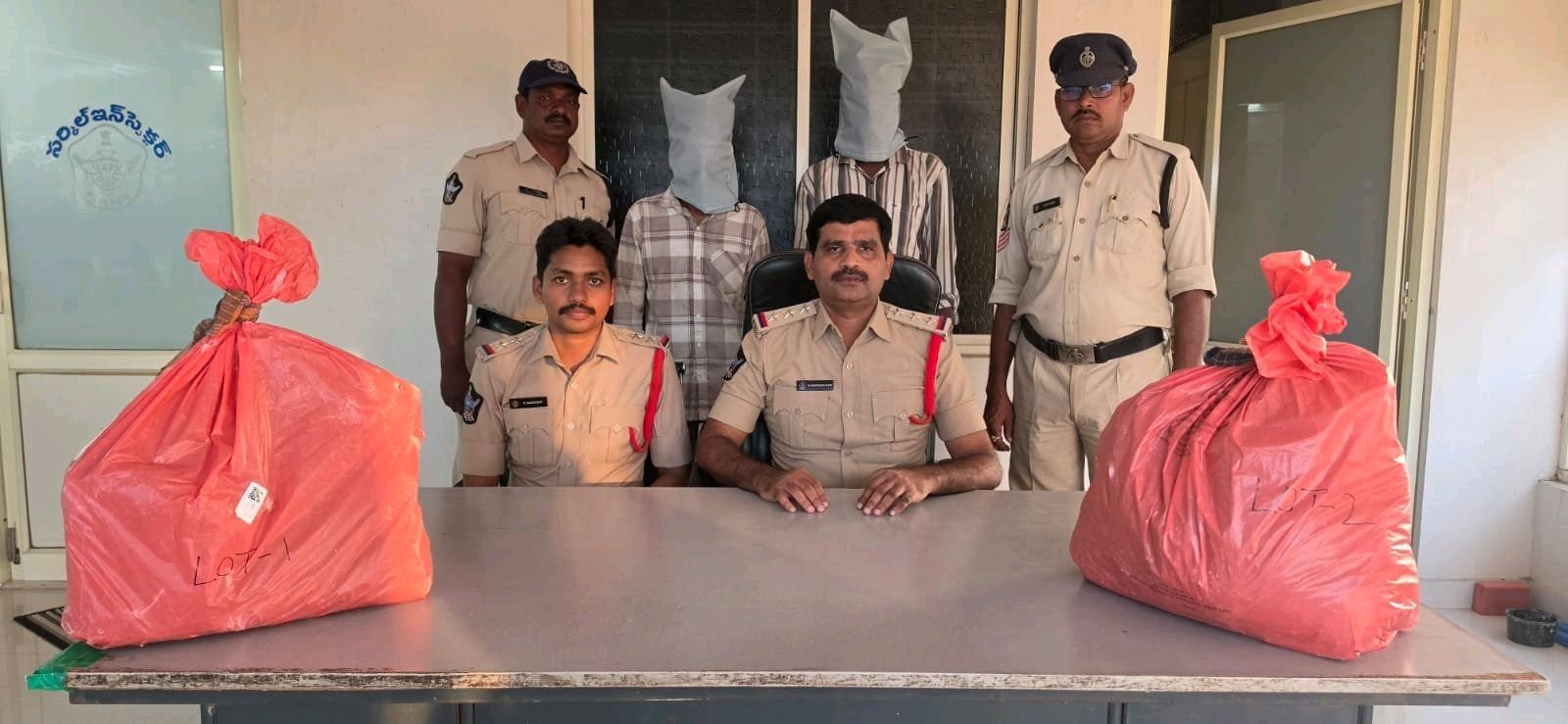 . లారీపట్టుకునితిరిగేస్తా. తేడావస్తేకుమ్మేస్తా 🫵🏼