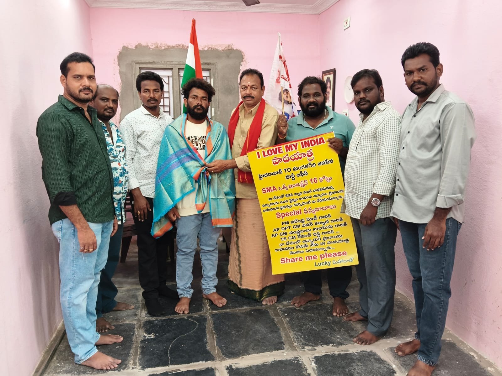 లక్కీ మహారాజును అభినందించి సత్కరించిన జనసైనికులు...