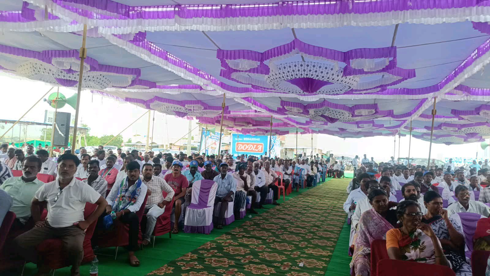విస్తృతస్థాయి తరలివచ్చిన వైఎస్ఆర్‌సీపీ శ్రేణులు